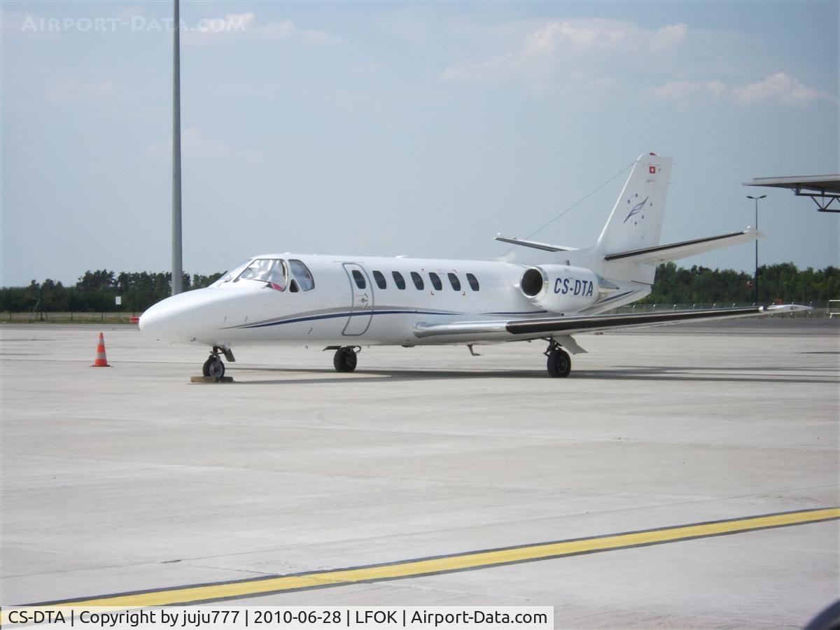 CS-DTA, 1994 Cessna 560 Citation Ultra C/N 560-0271, on transit at Vatry