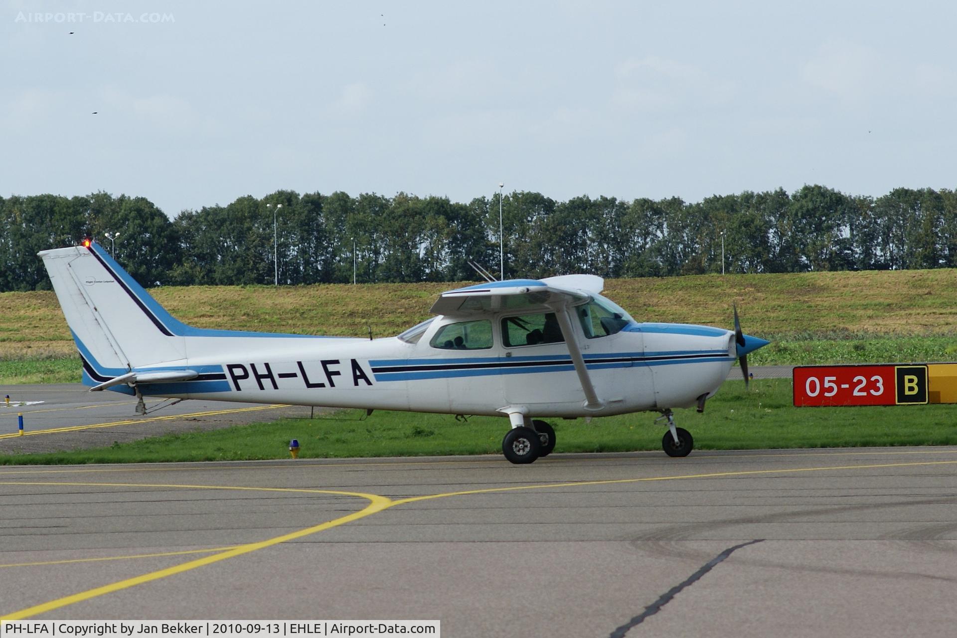 PH-LFA, Cessna 172P C/N 17274058, Lelystad Airport