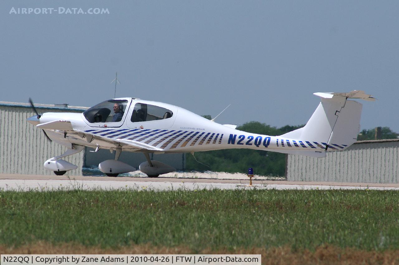 N22QQ, 2004 Diamond DA-40 Diamond Star C/N 40.447, At Meacham Field, Fort Worth, TX