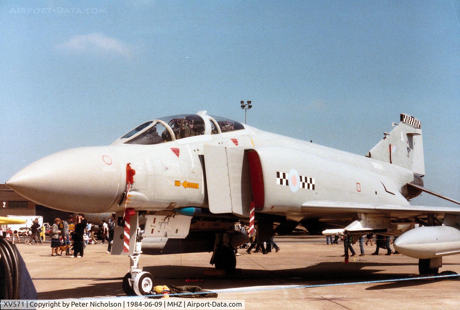 XV571, 1968 McDonnell Douglas Phantom FG1 C/N 9325/3020, Another view of the 43 Squadron Phantom FG.1 on display at the 1984 RAF Mildenhall Air Fete.
