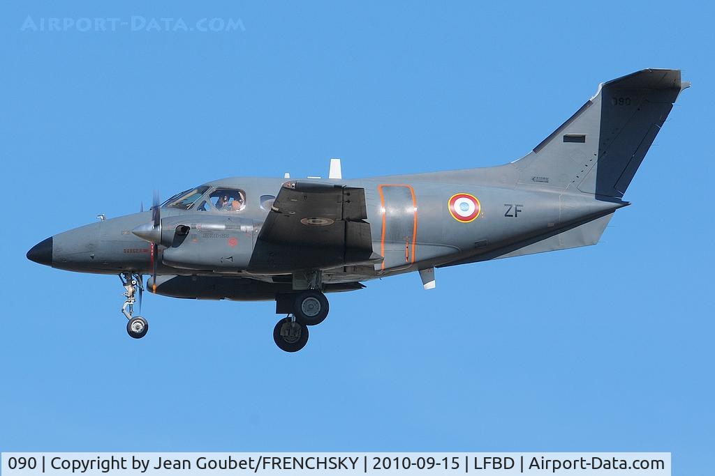 090, Embraer EMB-121AA Xingu C/N 121090, EMB 121 XINGU Unité : EAT 00.319, Avord (FRA)    France - Air Force