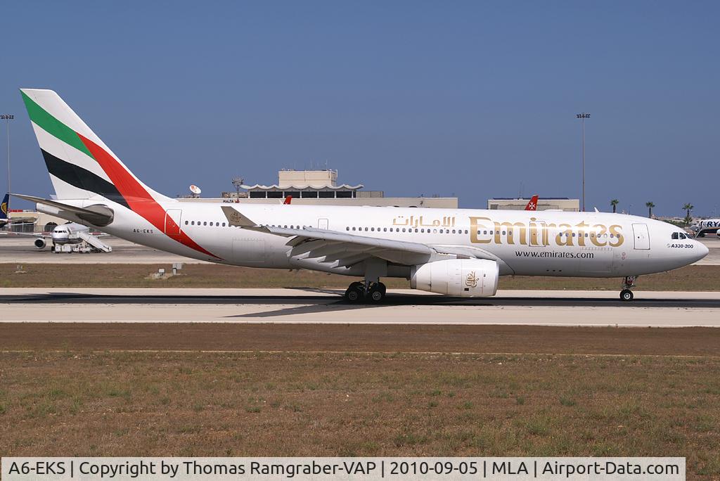 A6-EKS, 1999 Airbus A330-243 C/N 283, Emirates Airbus A330-200
