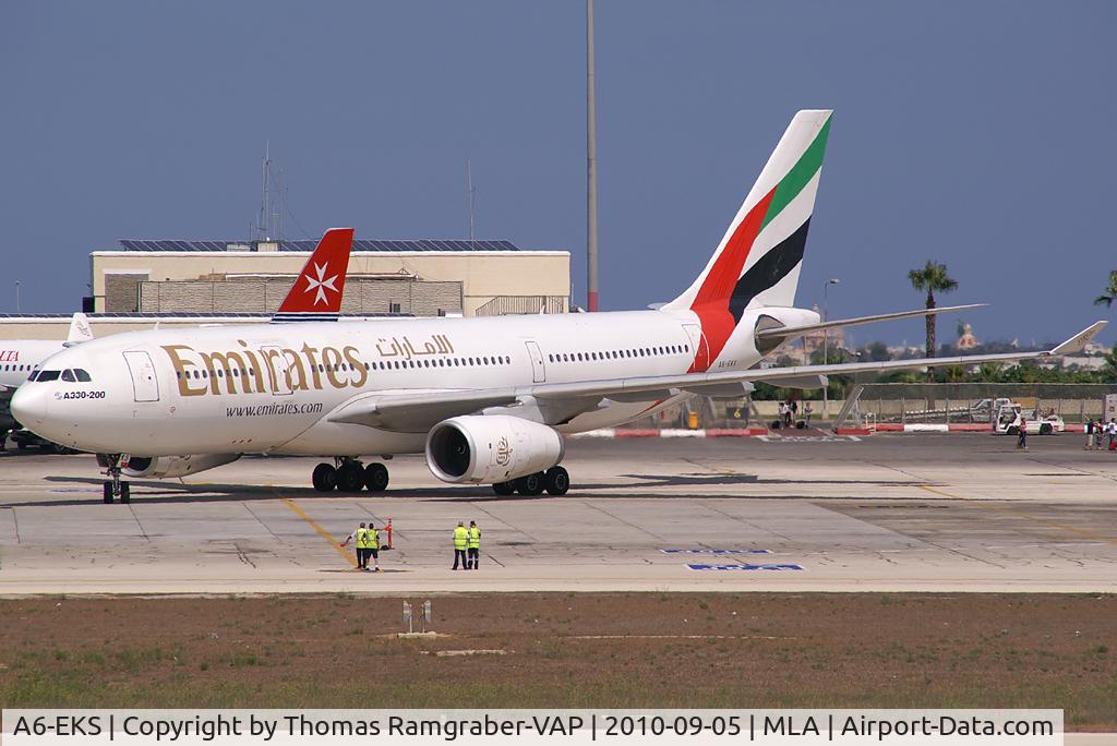 A6-EKS, 1999 Airbus A330-243 C/N 283, Emirates Airbus A330-200
