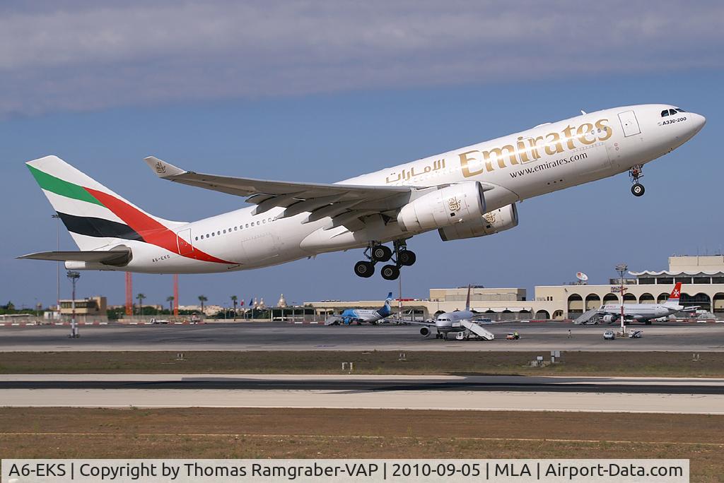 A6-EKS, 1999 Airbus A330-243 C/N 283, Emirates Airbus A330-200