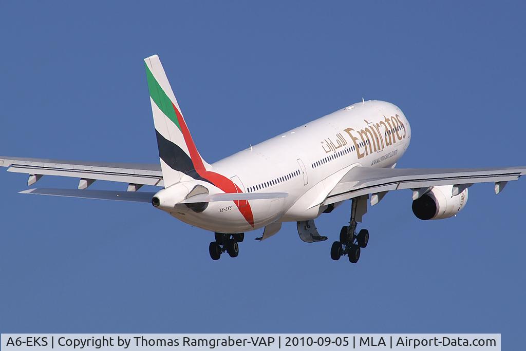 A6-EKS, 1999 Airbus A330-243 C/N 283, Emirates Airbus A330-200