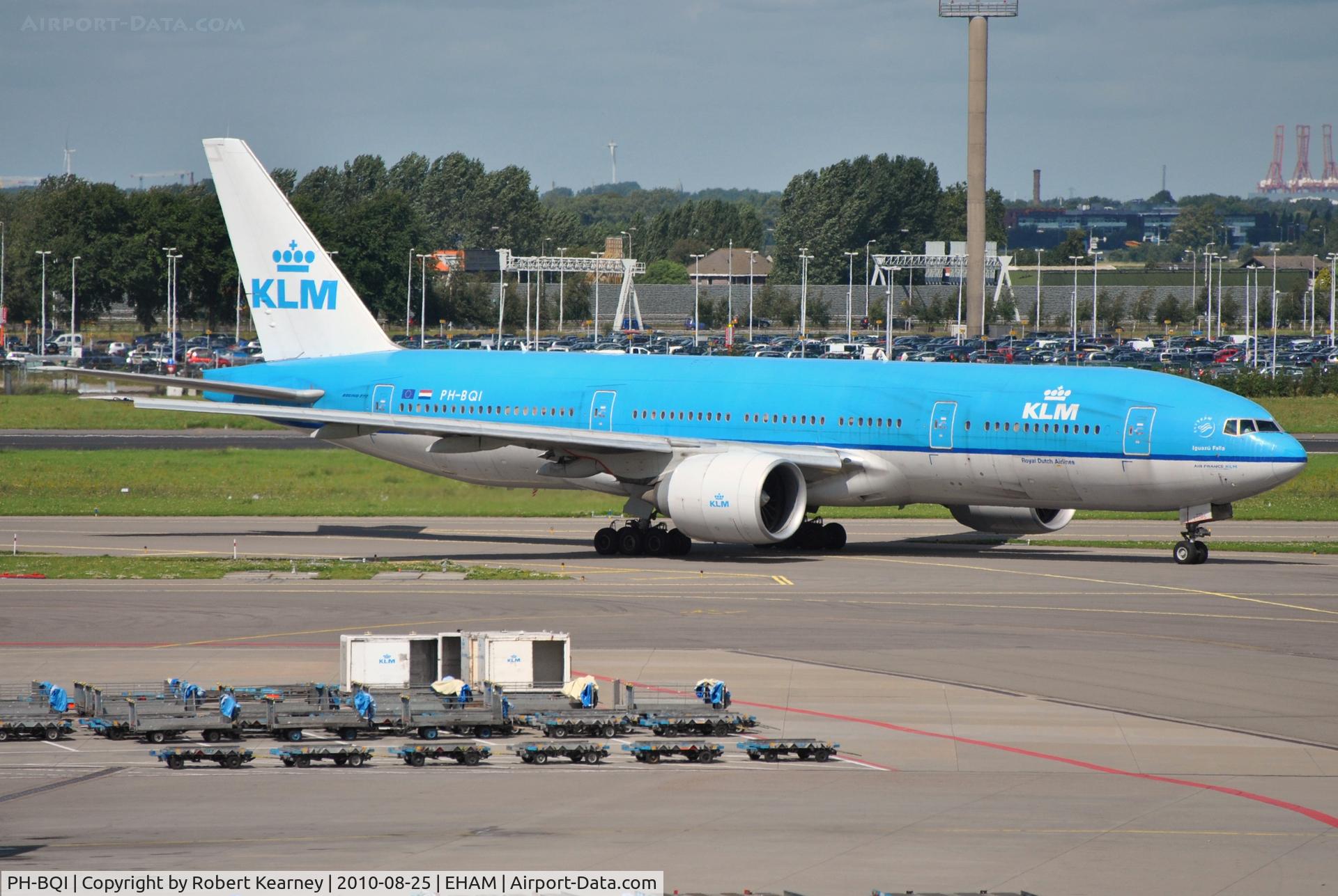 PH-BQI, 2004 Boeing 777-206/ER C/N 33714, KLM heavy taxiing in after arrival