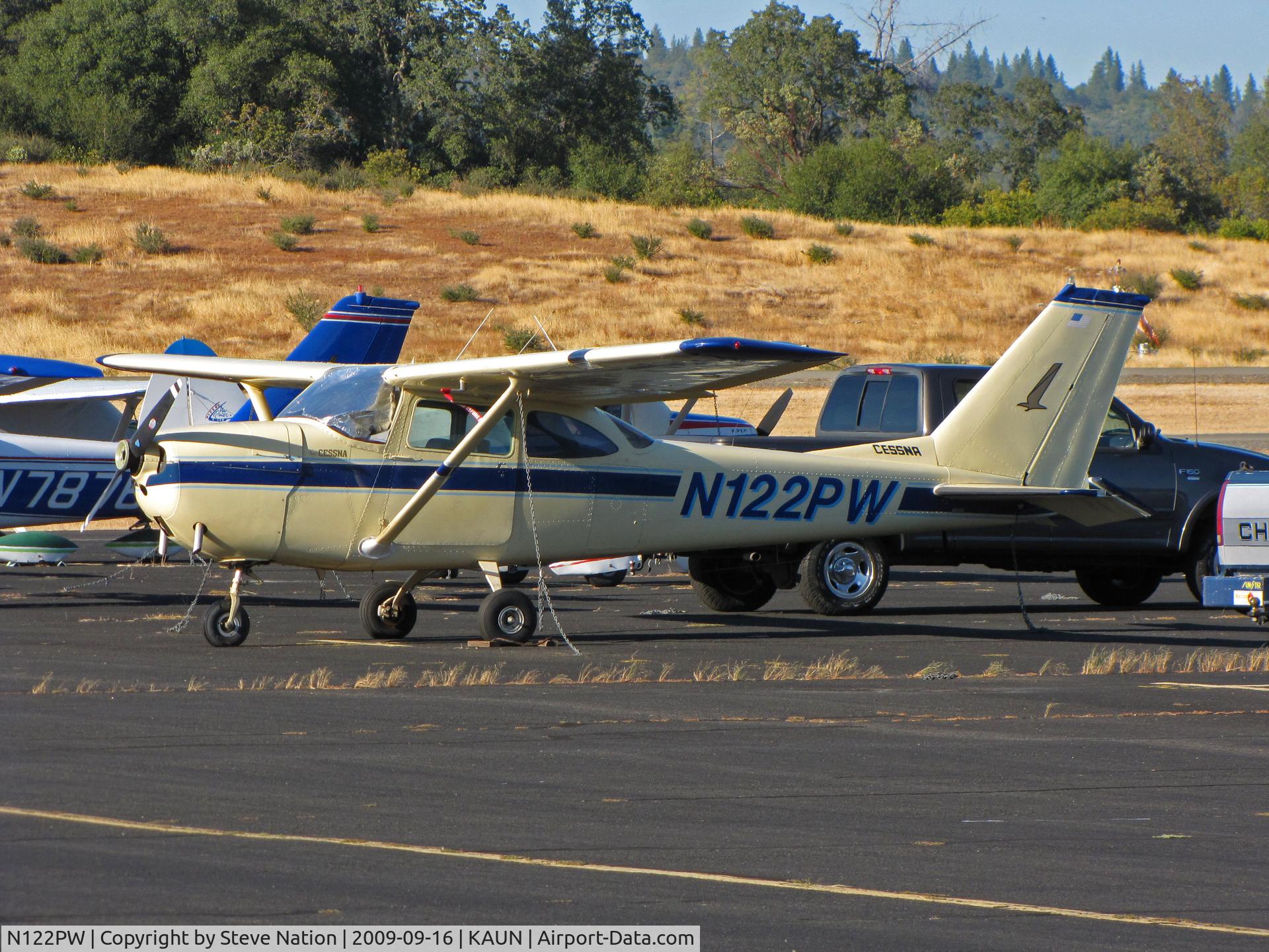 N122PW, 1966 Cessna 172H C/N 17255433, 1966 Cessna 172H at Auburn, CA