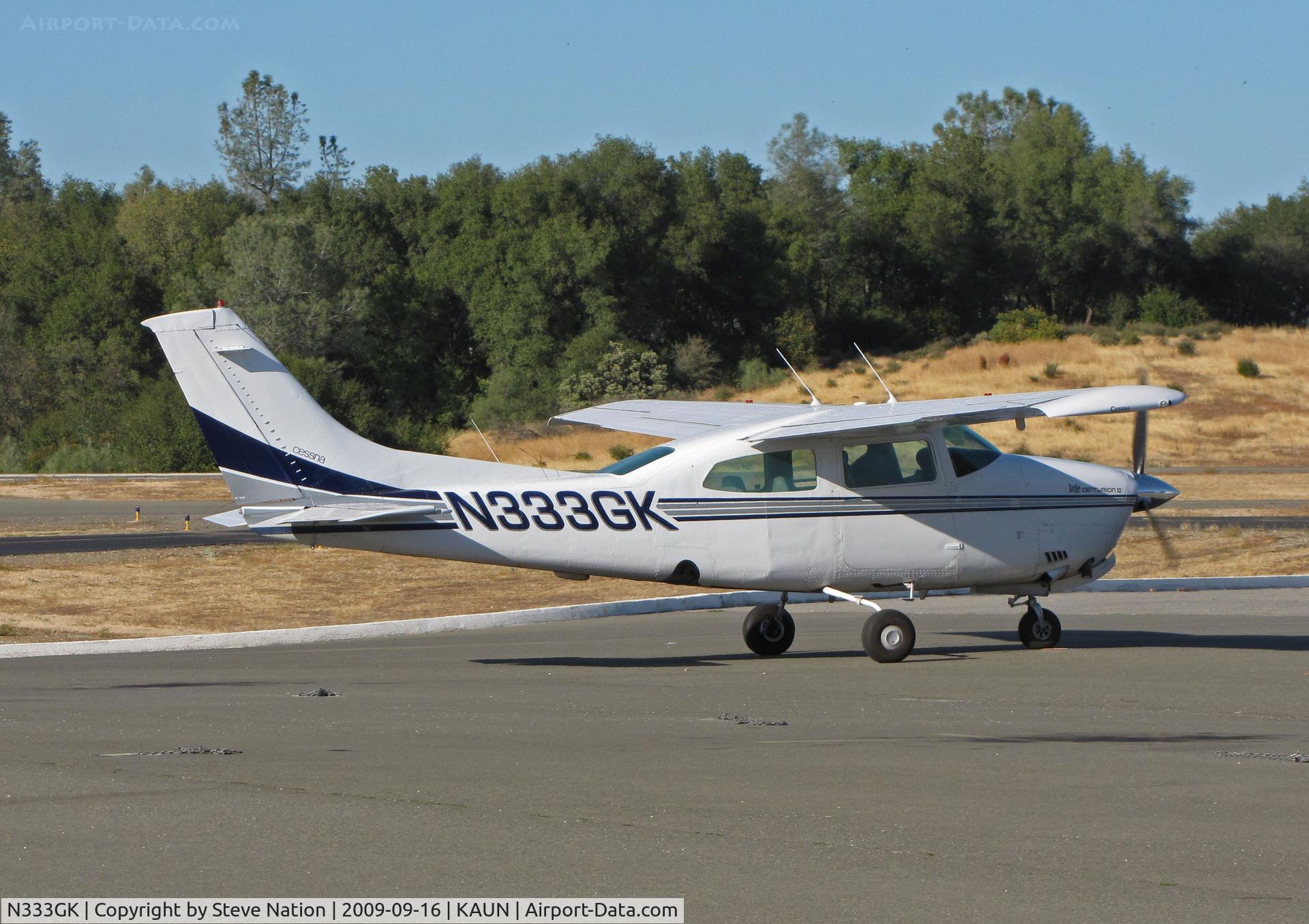 N333GK, 1976 Cessna T210L Turbo Centurion C/N 21061282, 1976 Cessna T210L @ Auburn, CA taxiing