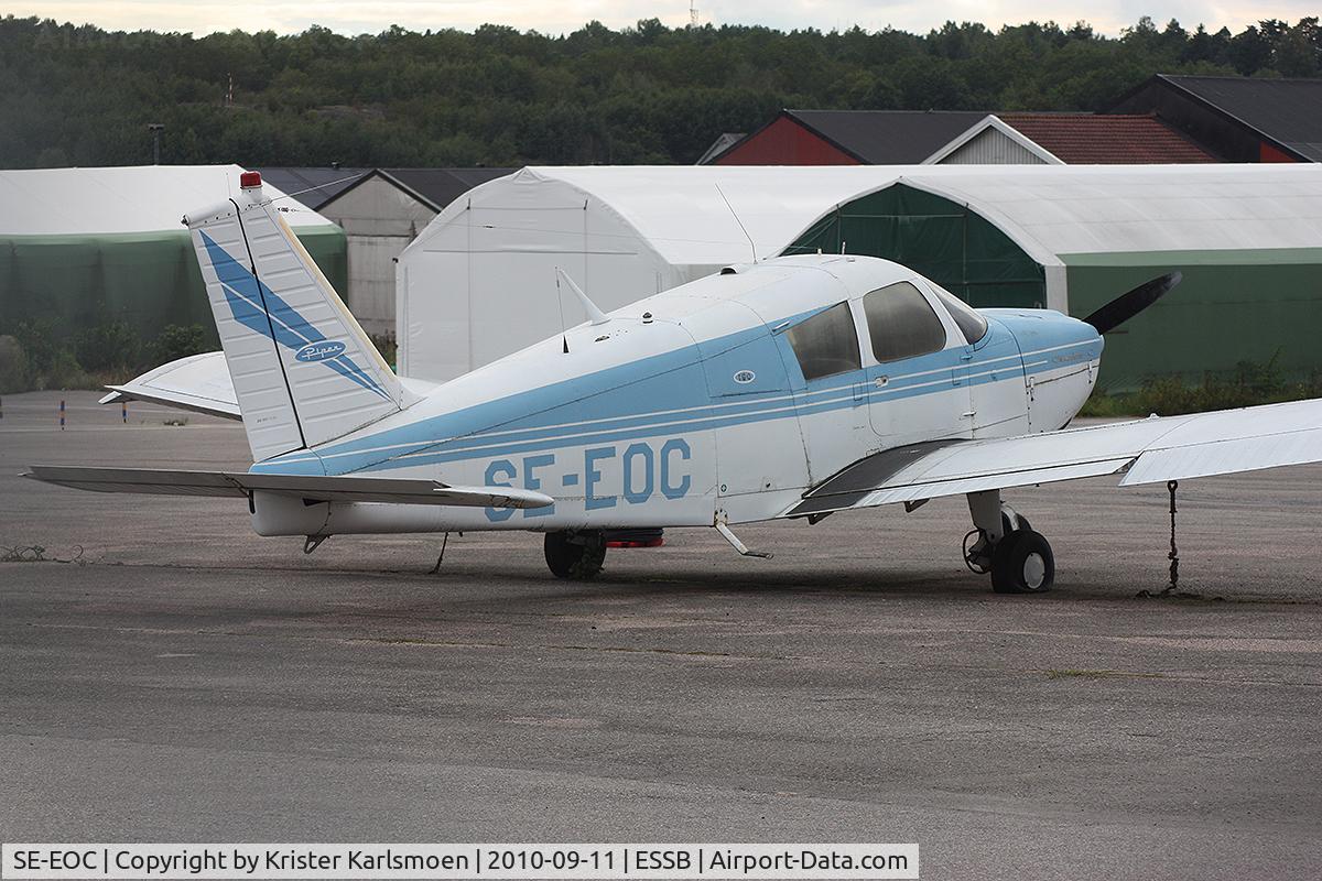 SE-EOC, 1965 Piper PA-28-150 Cherokee C/N 28-2220, Non airworthy. Parked for a long while.