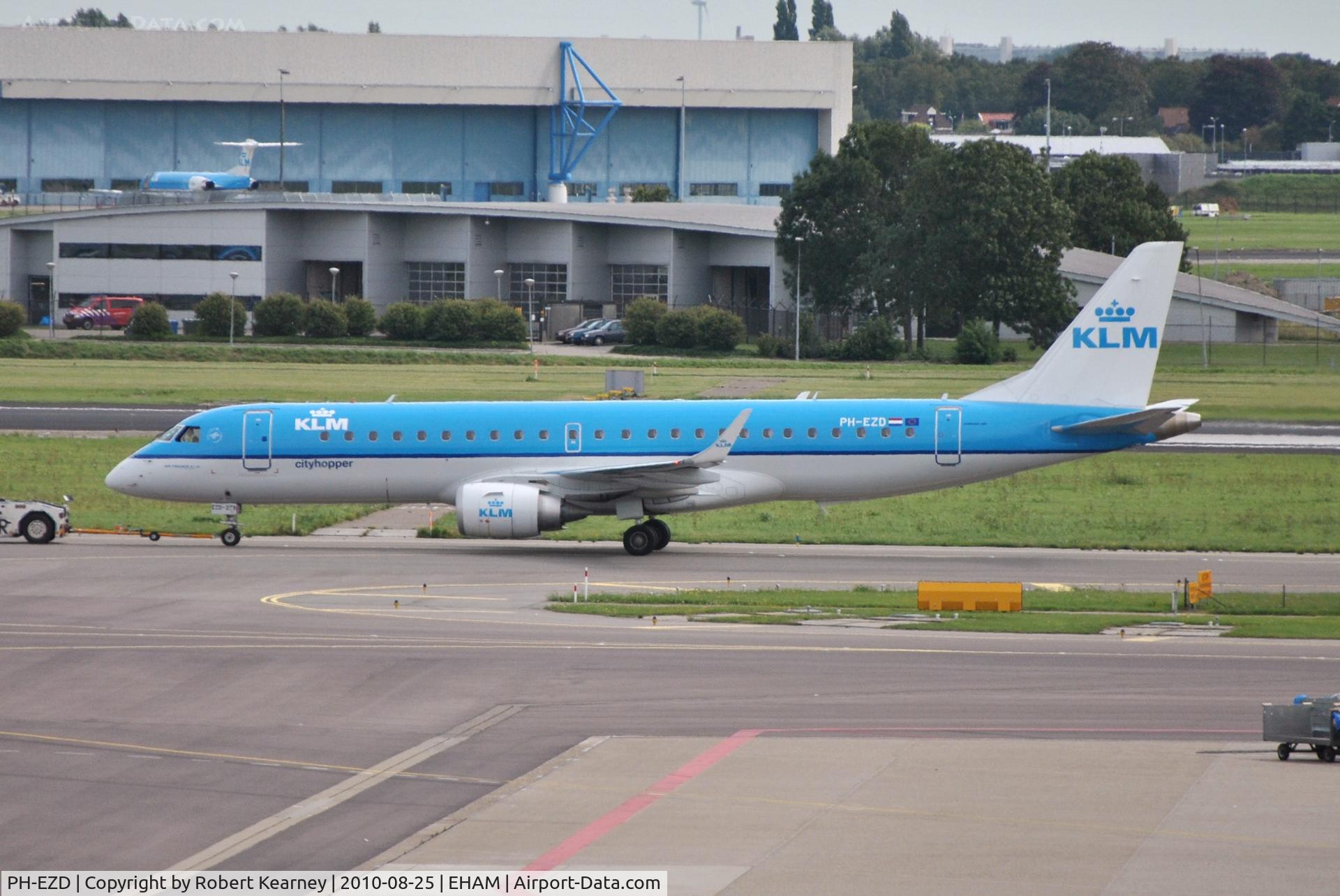 PH-EZD, 2009 Embraer 190LR (ERJ-190-100LR) C/N 19000279, KLM cityhopper on tow