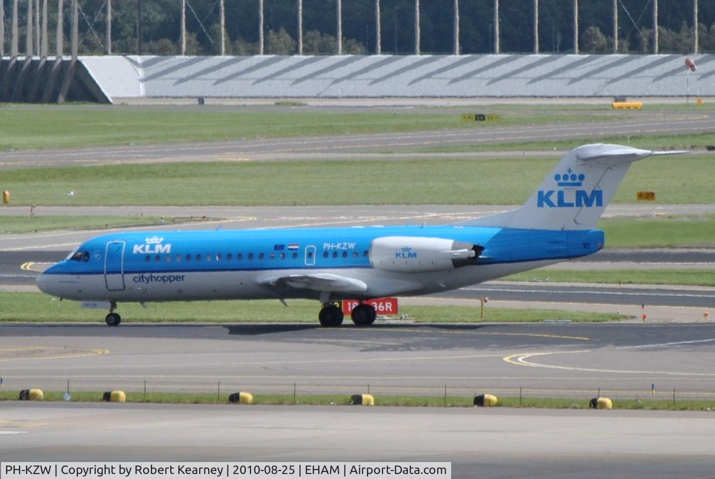 PH-KZW, 1995 Fokker 70 (F-28-0070) C/N 11558, KLM cityhopper taxiing for take off after a r/w change