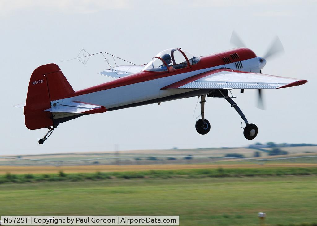 N572ST, 1995 Yakovlev Yak-55M C/N 950901, Landing KSTK