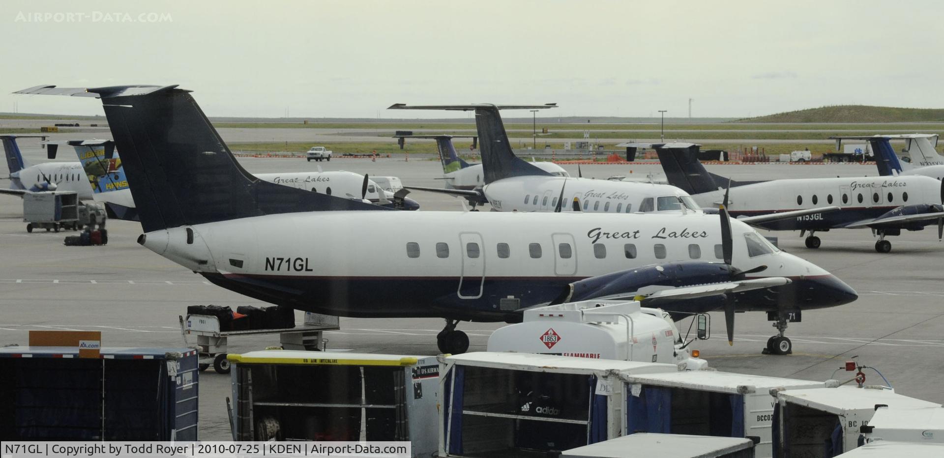 N71GL, 1988 Embraer EMB-120ER Brasilia C/N 120071, GREAT LAKES AIRLINES AT DEN