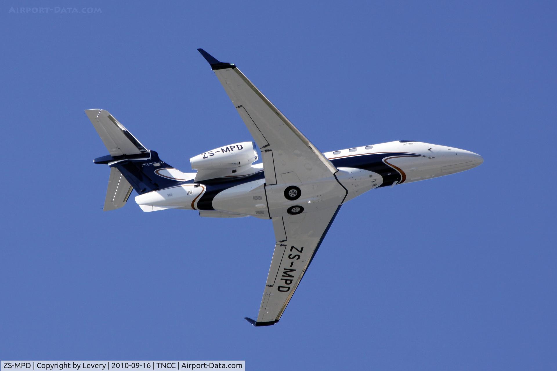 ZS-MPD, 2010 Embraer EMB-505 Phenom 300 C/N 50500021, Nice take off!!