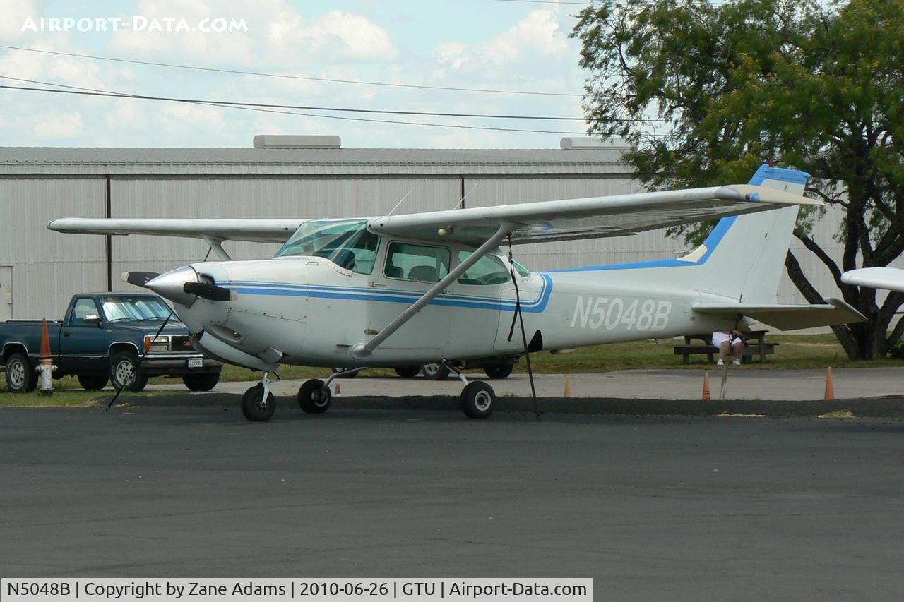 N5048B, Cessna 172RG Cutlass RG C/N 172RG0478, At Georgetown Municipal, TX