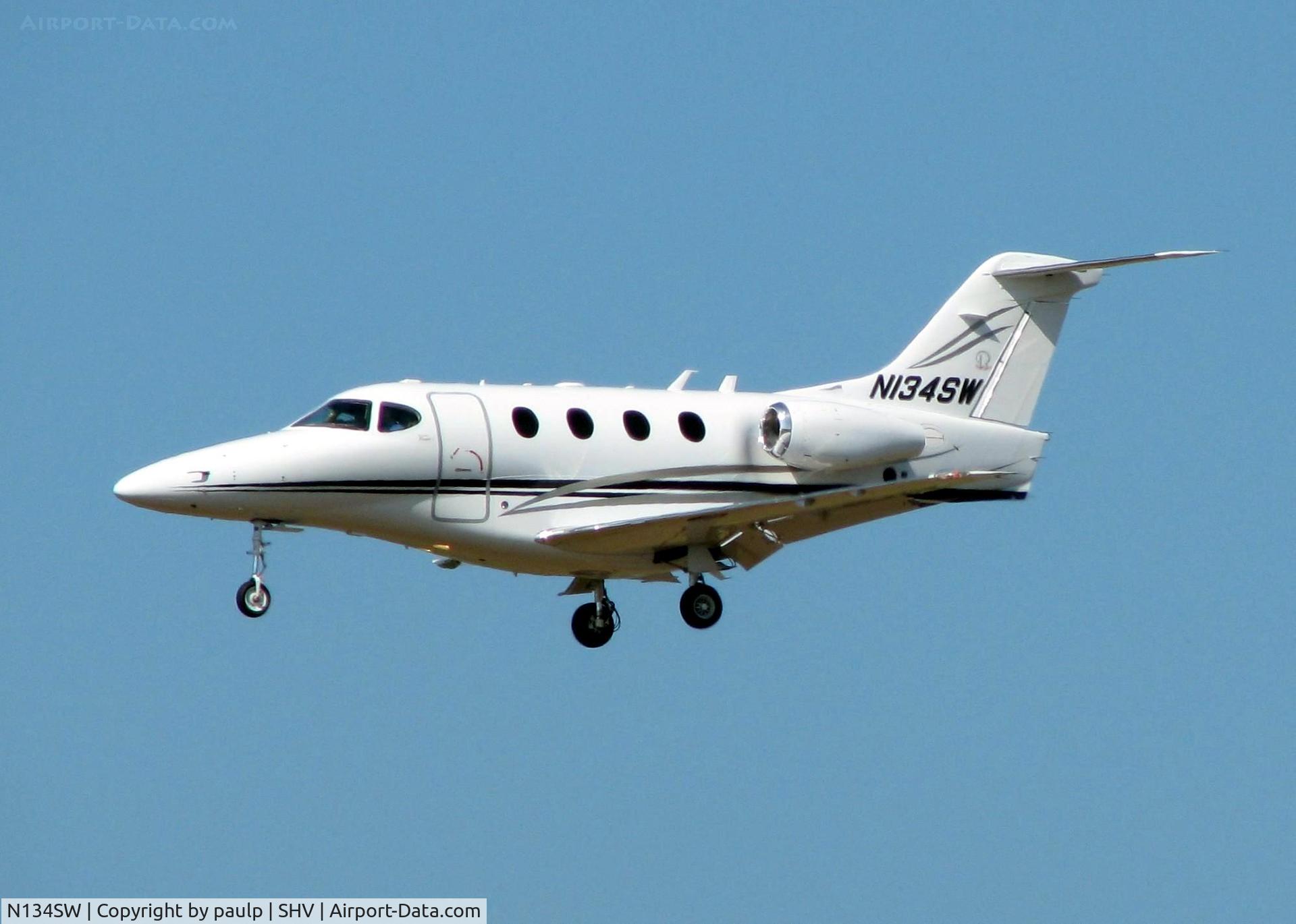 N134SW, Raytheon Aircraft Company 390 C/N RB-81, Landing at Shreveport Regional.