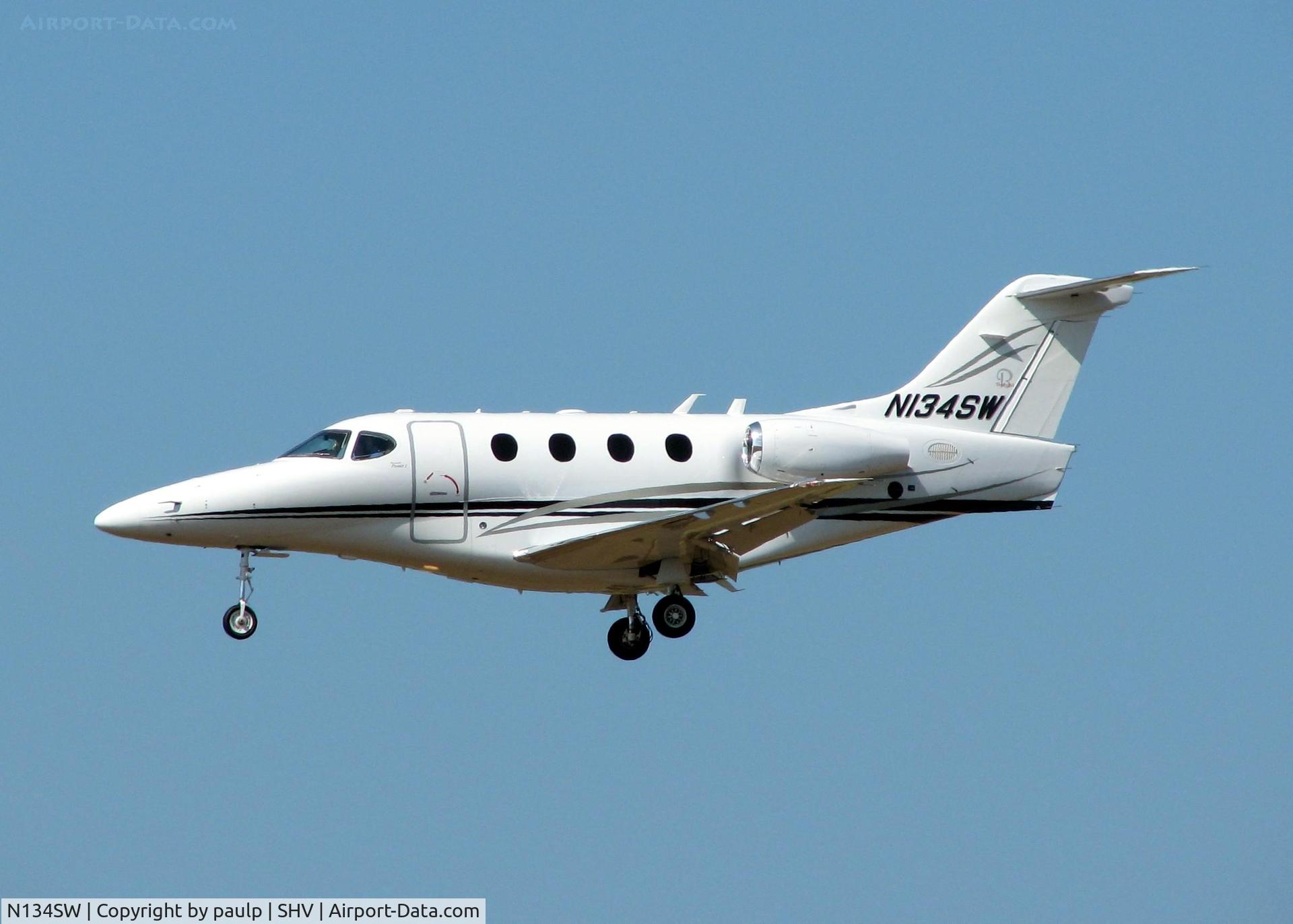 N134SW, Raytheon Aircraft Company 390 C/N RB-81, Landing at Shreveport Regional.