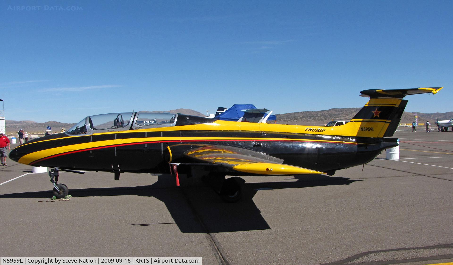 N5959L, 1965 Aero L-29 DELFIN C/N 0909, Tacair black and yellow 1965 Aerovodochody L-29 DELFIN  @ 2009 Reno Air Races (didn't appear to be competing in Jet Class)