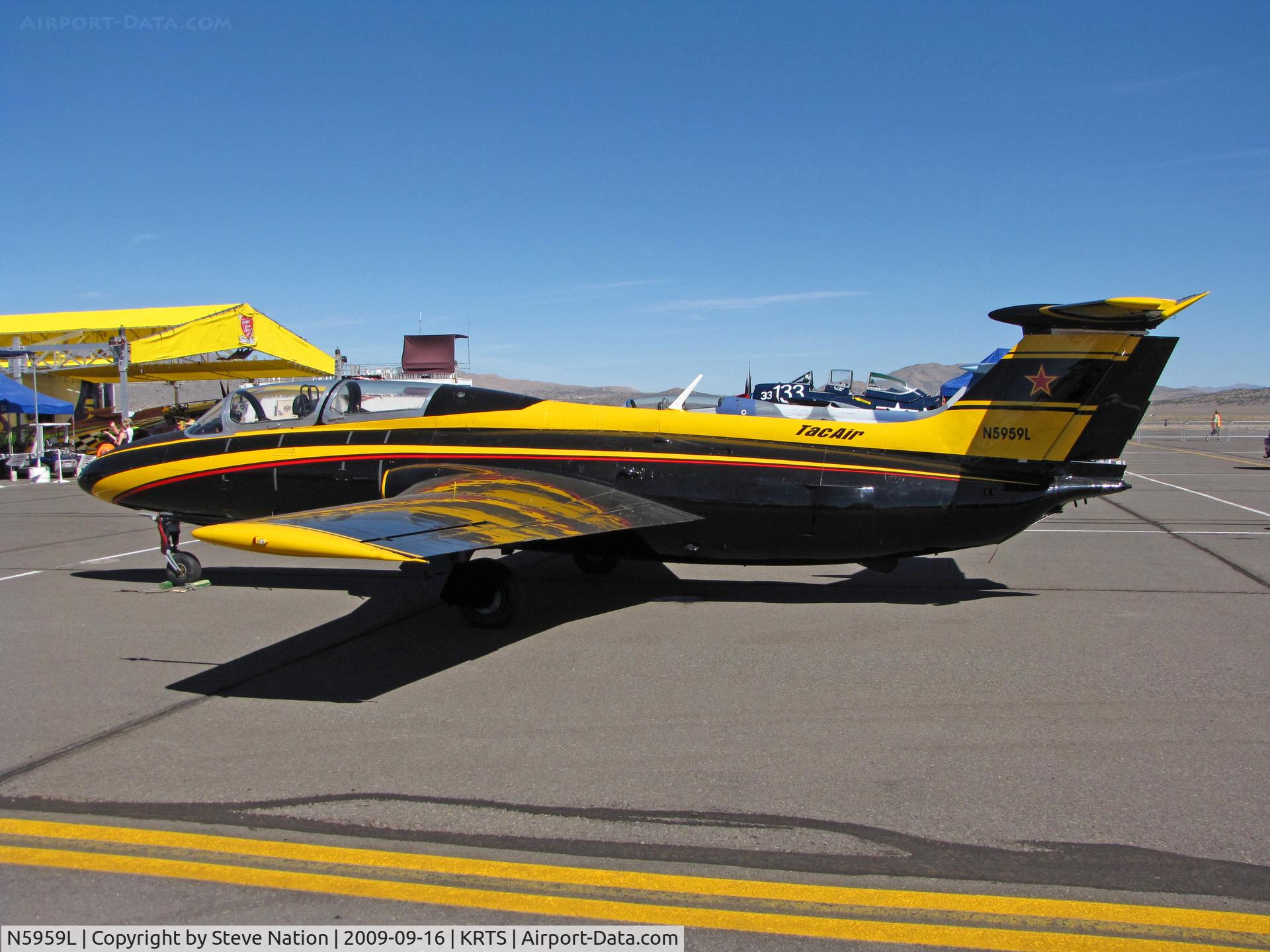 N5959L, 1965 Aero L-29 DELFIN C/N 0909, Tacair black and yellow 1965 Aerovodochody L-29 DELFIN  @ 2009 Reno Air Races (didn't appear to be competing in Jet Class)