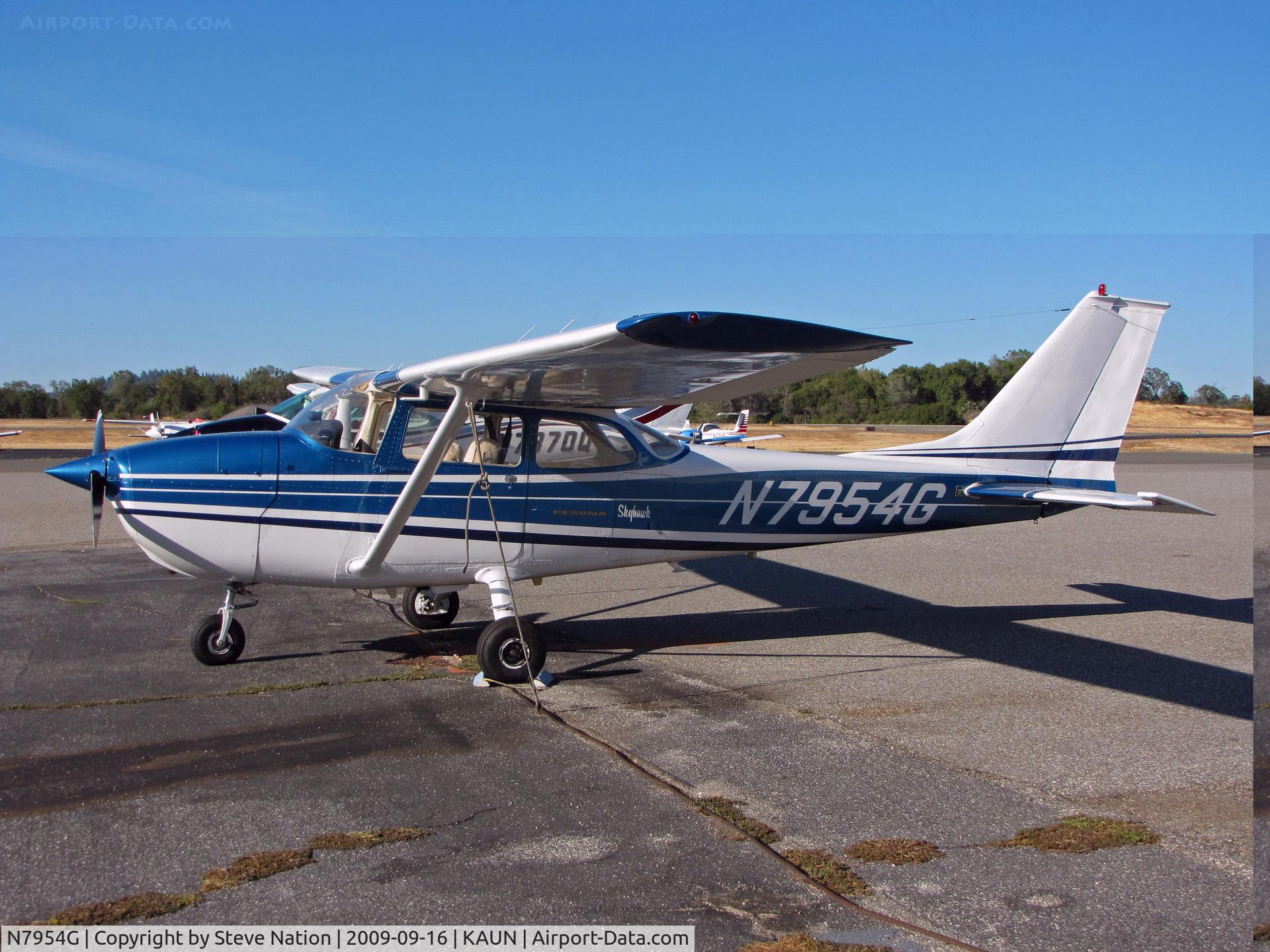 N7954G, 1970 Cessna 172L C/N 17259654, 1970 Cessna 172L @ Auburn, CA