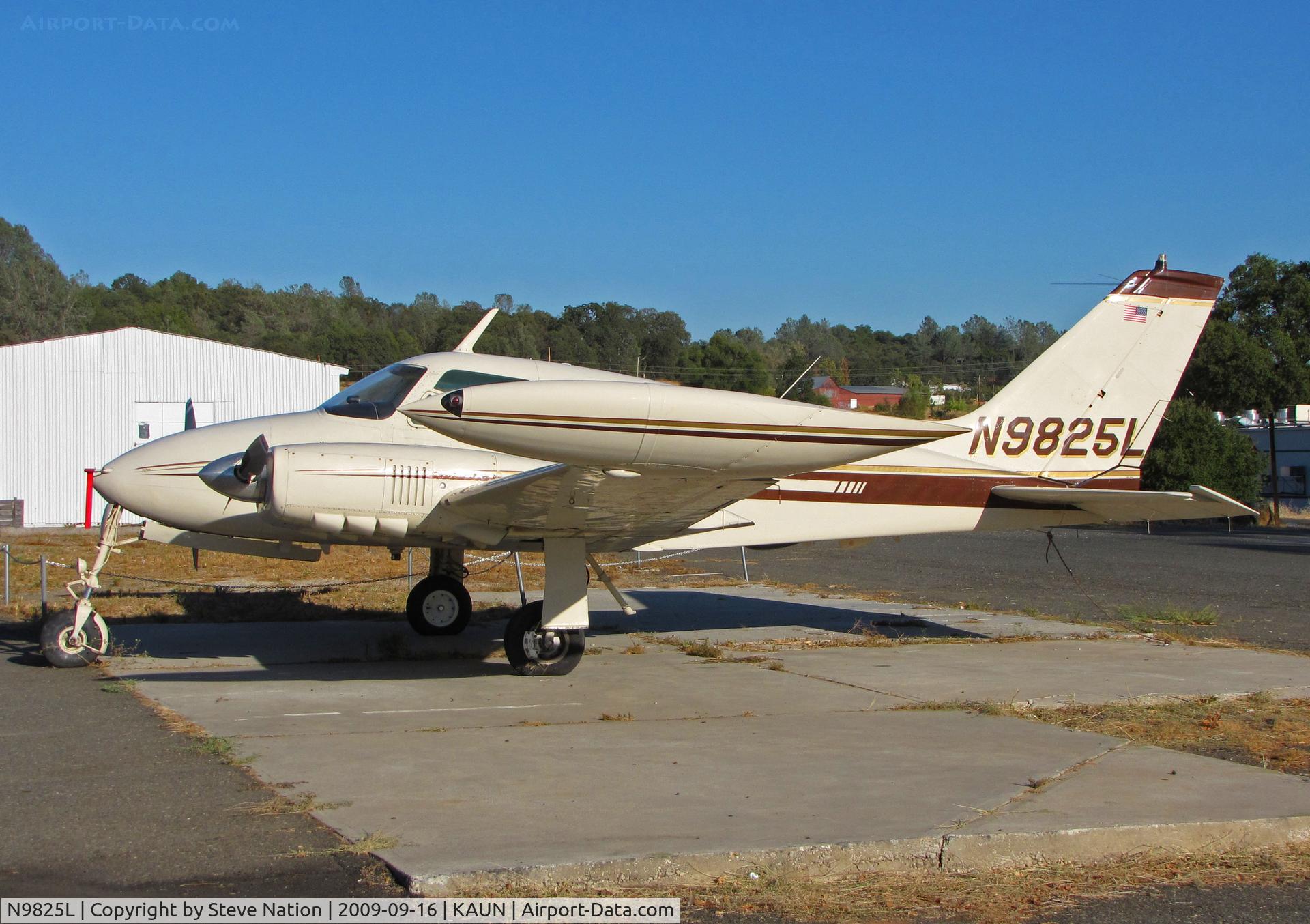 N9825L, 1963 Cessna 320B Skyknight C/N 320B0025, 1963 Cessna 320 in later afternoon sun @ Auburn, CA