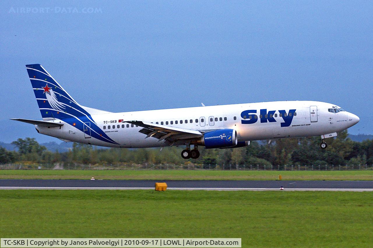 TC-SKB, 1992 Boeing 737-430 C/N 27004, Sky Airlines BoeingB737-430 landing in LOWL/LNZ