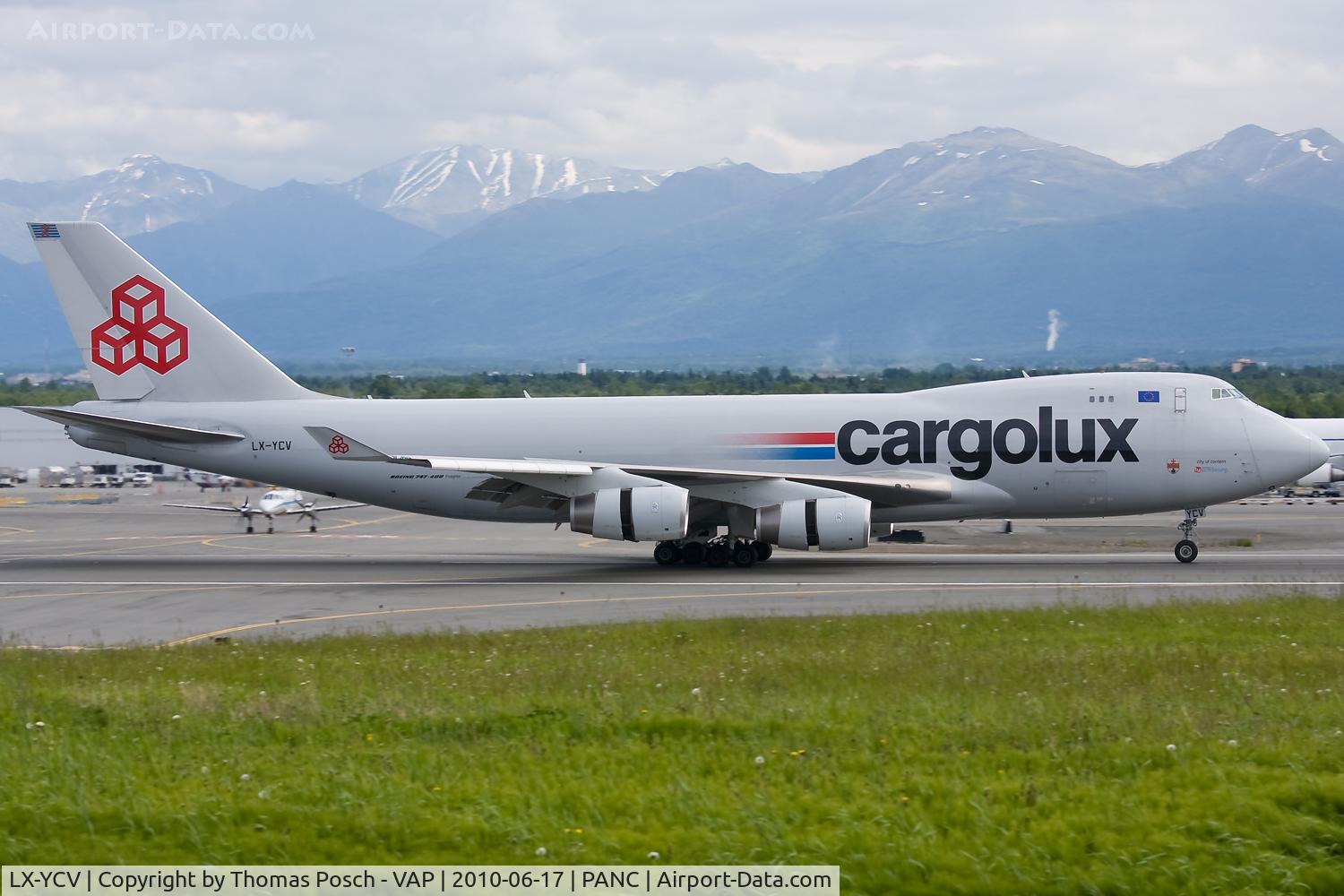 LX-YCV, 2008 Boeing 747-4R7F/SCD C/N 35805/1407, Cargolux Airlines International