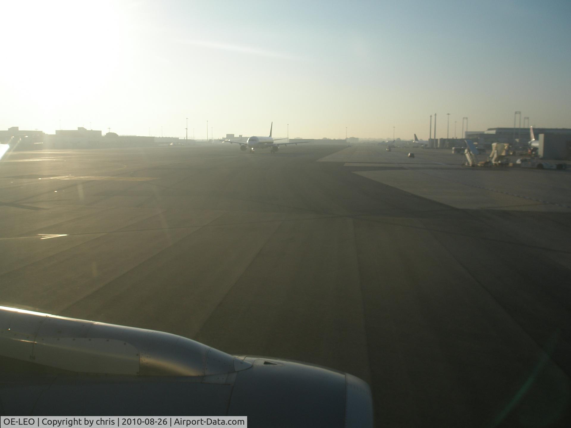 OE-LEO, 2006 Airbus A320-214 C/N 2668, ..