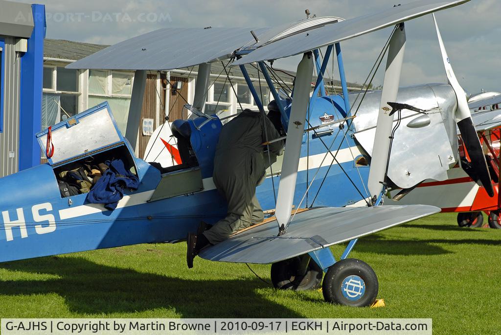 G-AJHS, 1941 De Havilland DH-82A Tiger Moth II C/N 82121, CLOSE UP