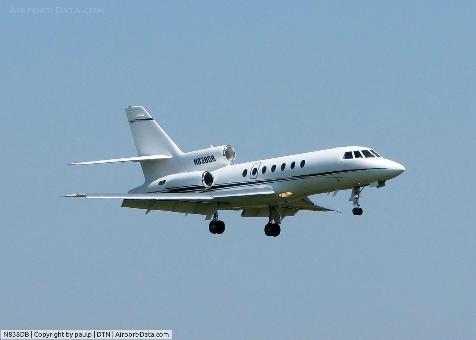 N838DB, 1997 Dassault Falcon 50 C/N 265, Landing on 32 at Shreveport's Downtown Airport.