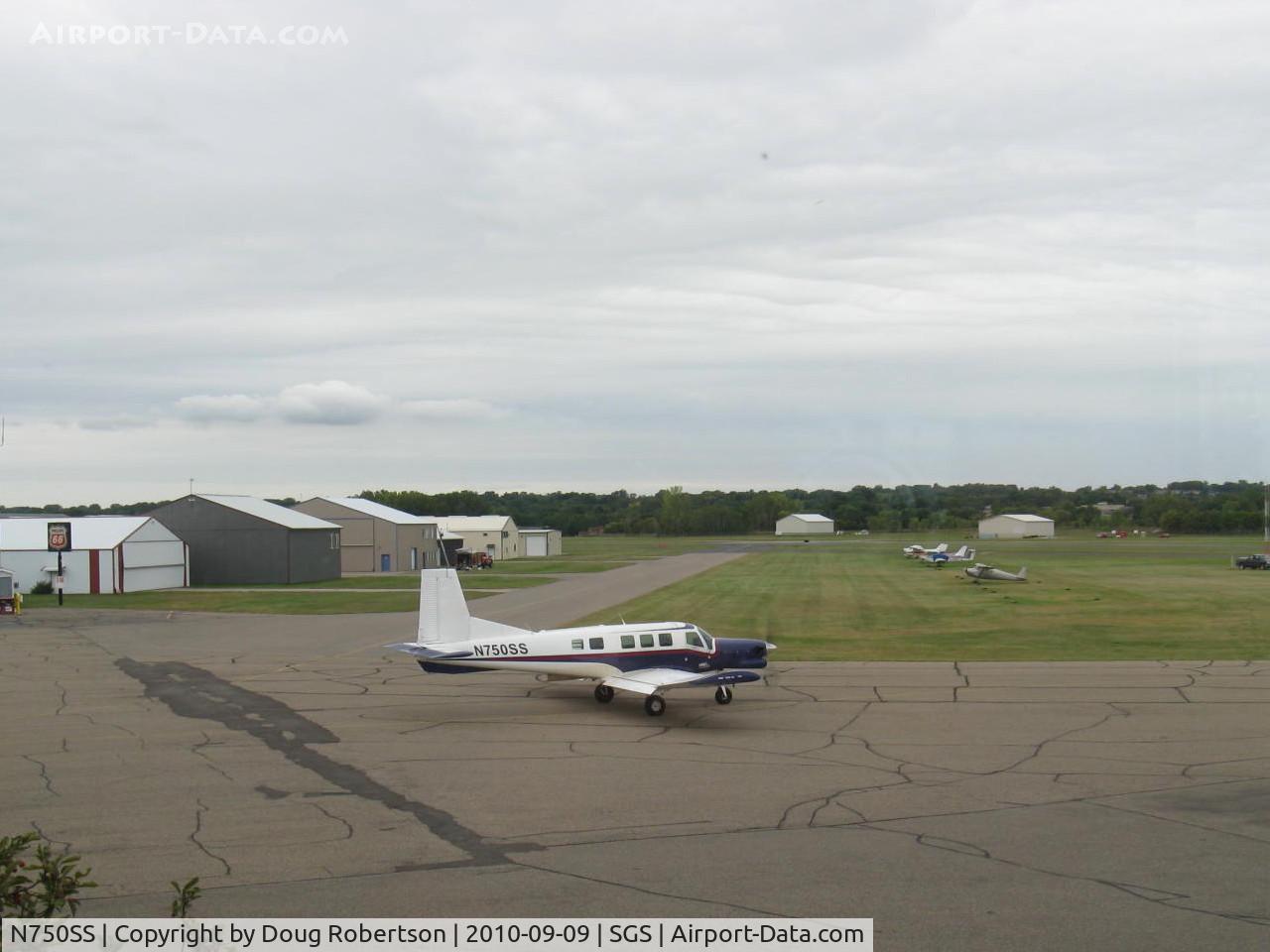 N750SS, 2005 Pacific Aerospace 750XL C/N 115, 2005 Pacific Aerospace Corp. Ltd. PAC 750XL, one P&W PT6A turboprop, wide body development of PAC CRESCO ag applicator optimized for parachute jumping.  Taxi after landing Rwy 34.