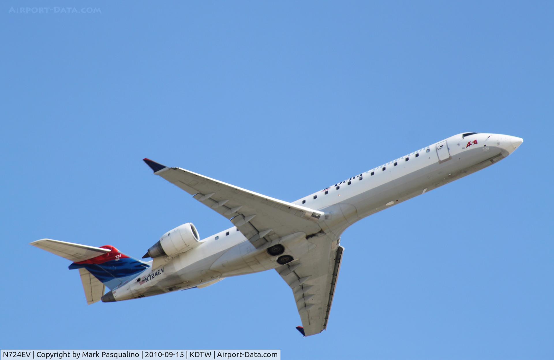 N724EV, 2004 Bombardier CRJ-701 (CL-600-2C10) Regional Jet C/N 10138, CL-600-2C10