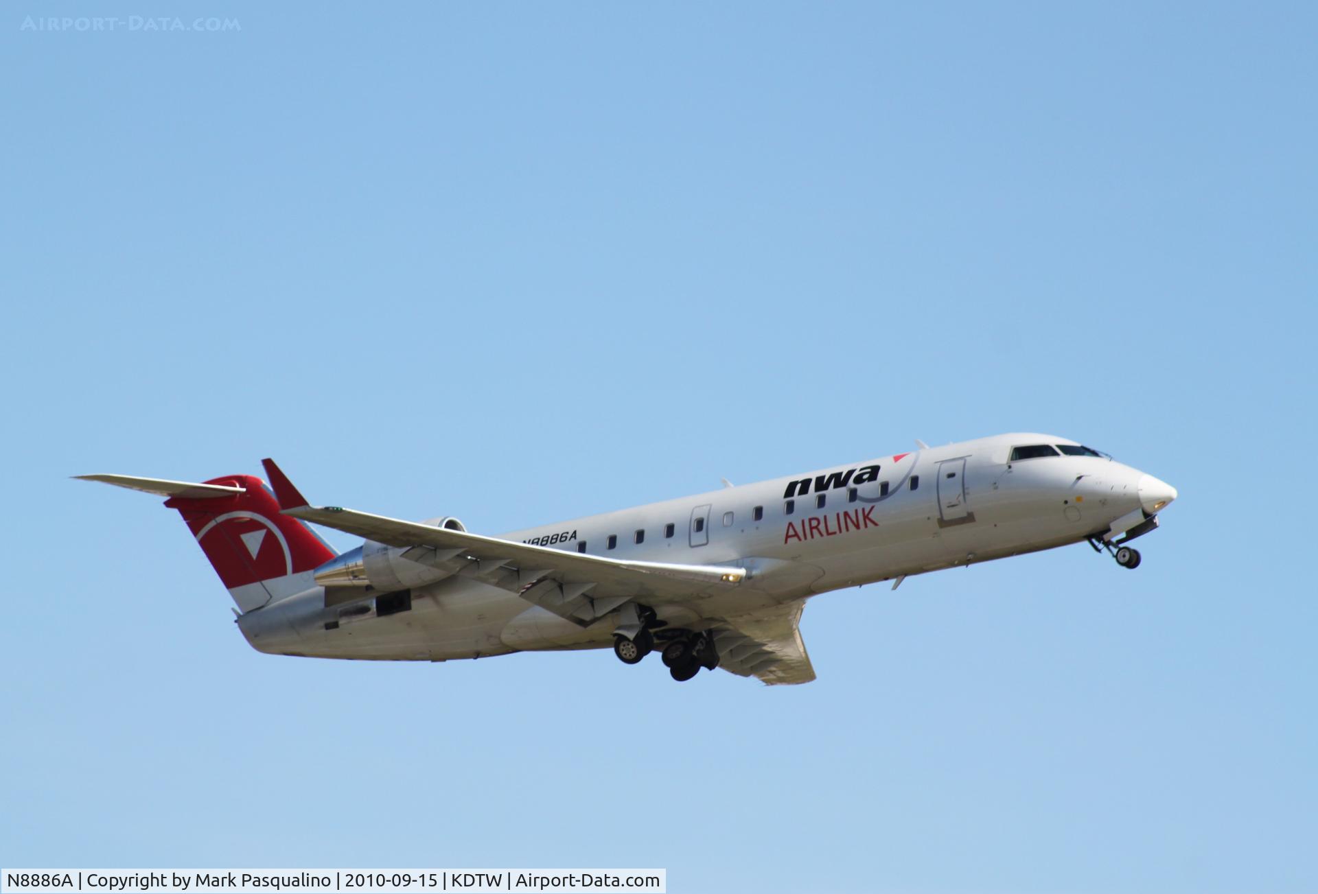 N8886A, 2003 Bombardier CRJ-200 (CL-600-2B19) C/N 7886, CL-600-2B19