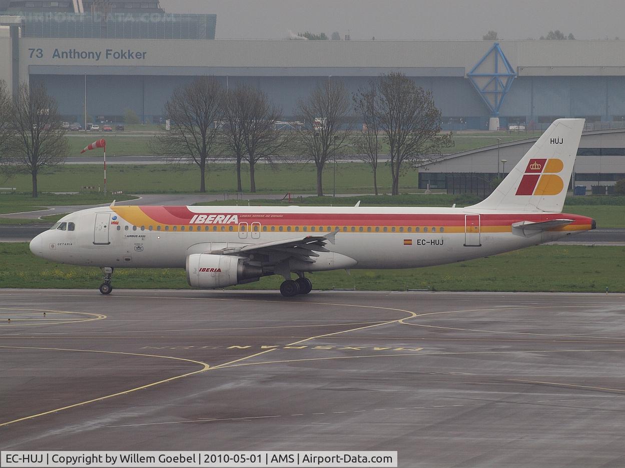 EC-HUJ, 2000 Airbus A320-214 C/N 1292, Taxi for take off from the 