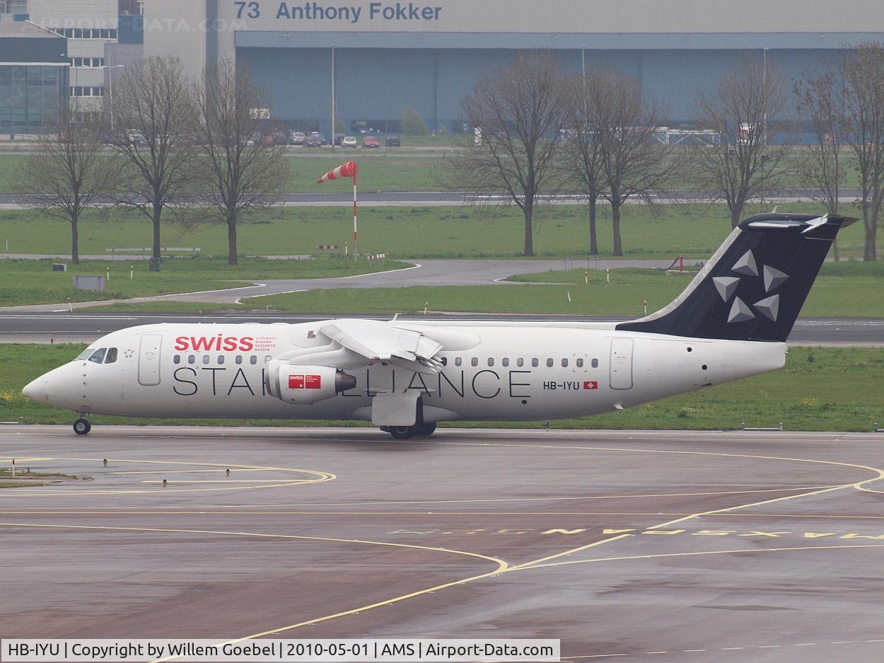 HB-IYU, 2000 British Aerospace Avro 146-RJ100 C/N E3379, Ready for take off of the 