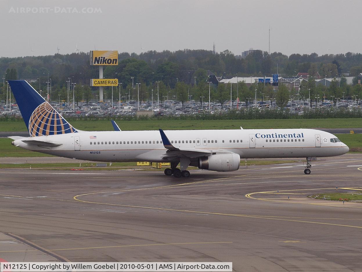 N12125, 1998 Boeing 757-224 C/N 28967, Ready for take off of the  