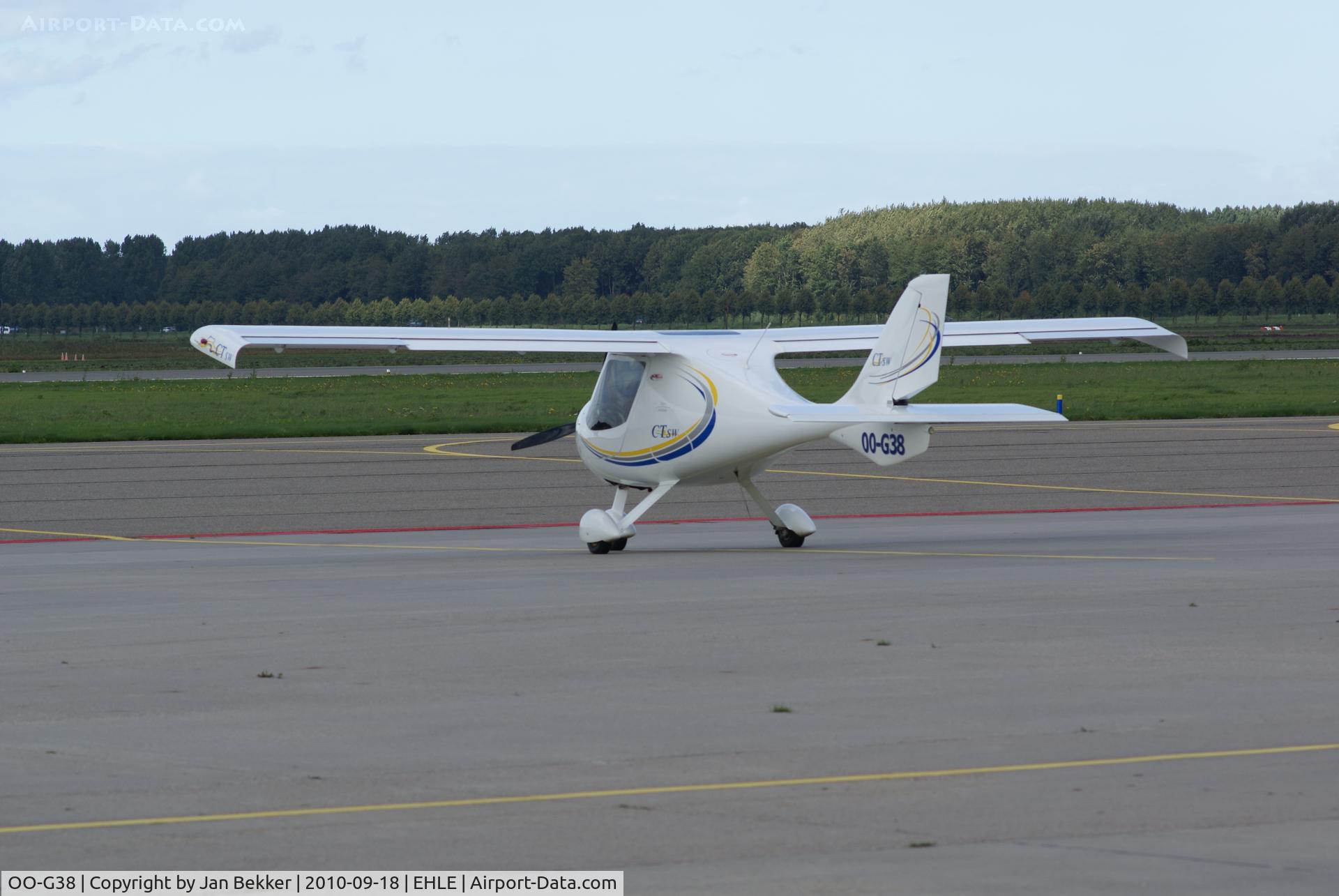 OO-G38, 2009 Flight Design CTSW C/N D09-03-01, Platform Lelystad Airport