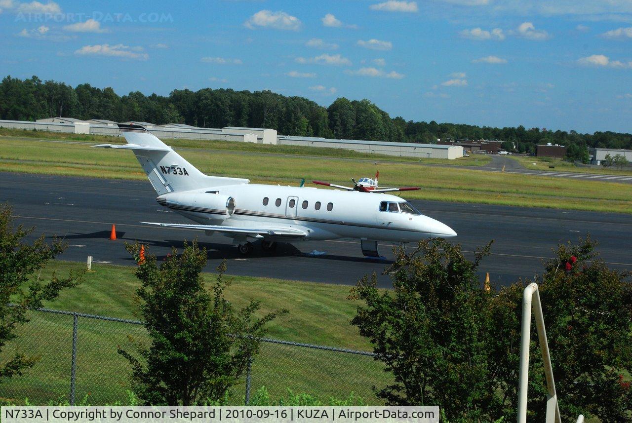 N733A, 2004 Raytheon Hawker 800XP C/N 258687, HAWKER 800XP on the ramp running the APU