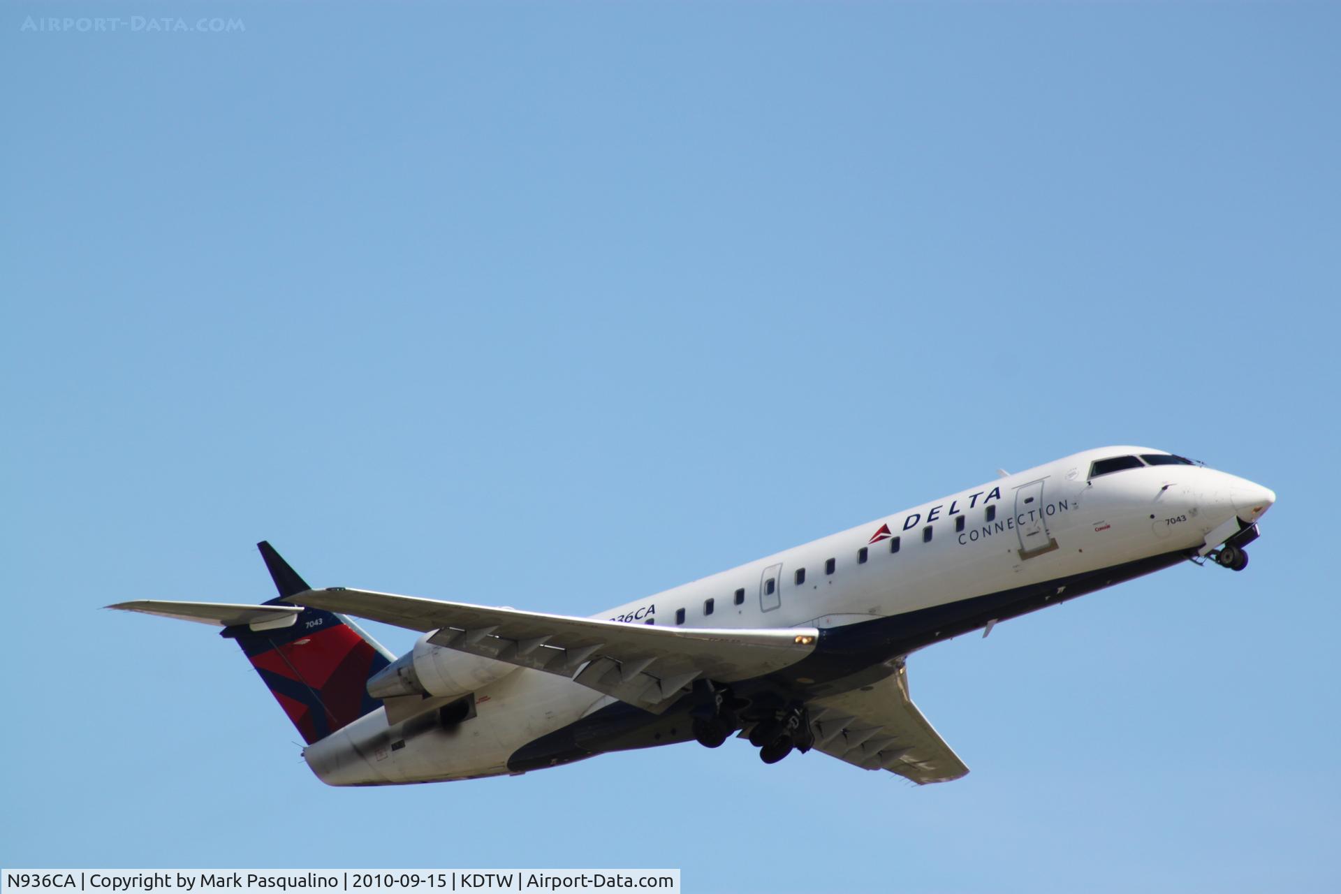 N936CA, 1994 Canadair CRJ-100ER (CL-600-2B19) C/N 7043, CL-600-2B19