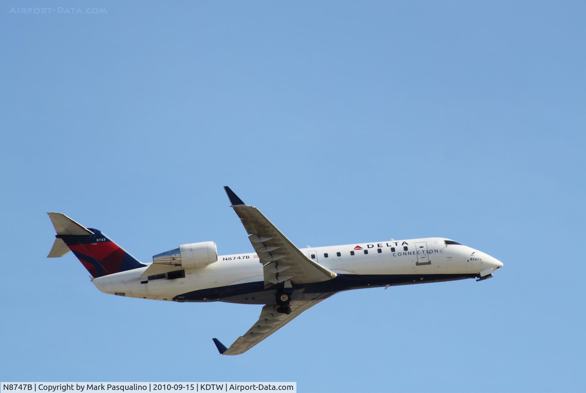 N8747B, 2003 Bombardier CRJ-200 (CL-600-2B19) C/N 7747, CL-600-2B19