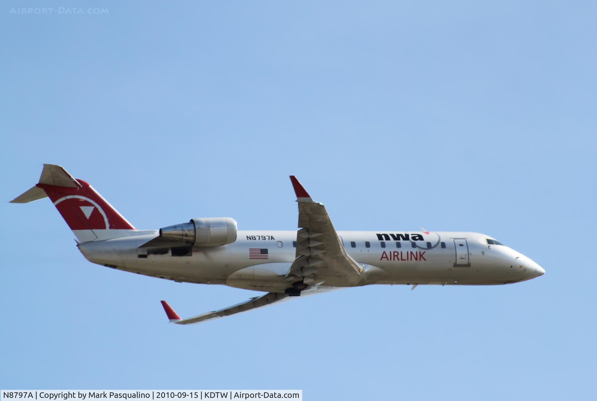 N8797A, 2003 Bombardier CRJ-200 (CL-600-2B19) C/N 7797, CL-600-2B19