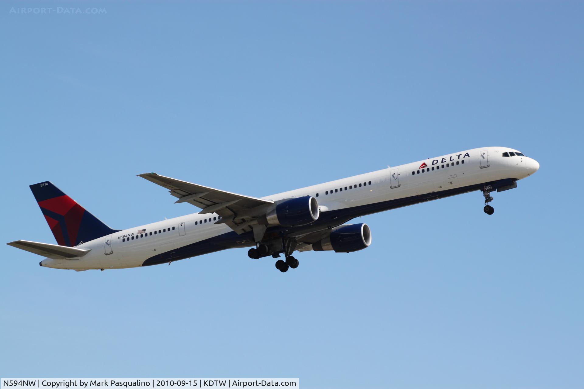 N594NW, 2003 Boeing 757-351 C/N 32994, Boeing 757-300