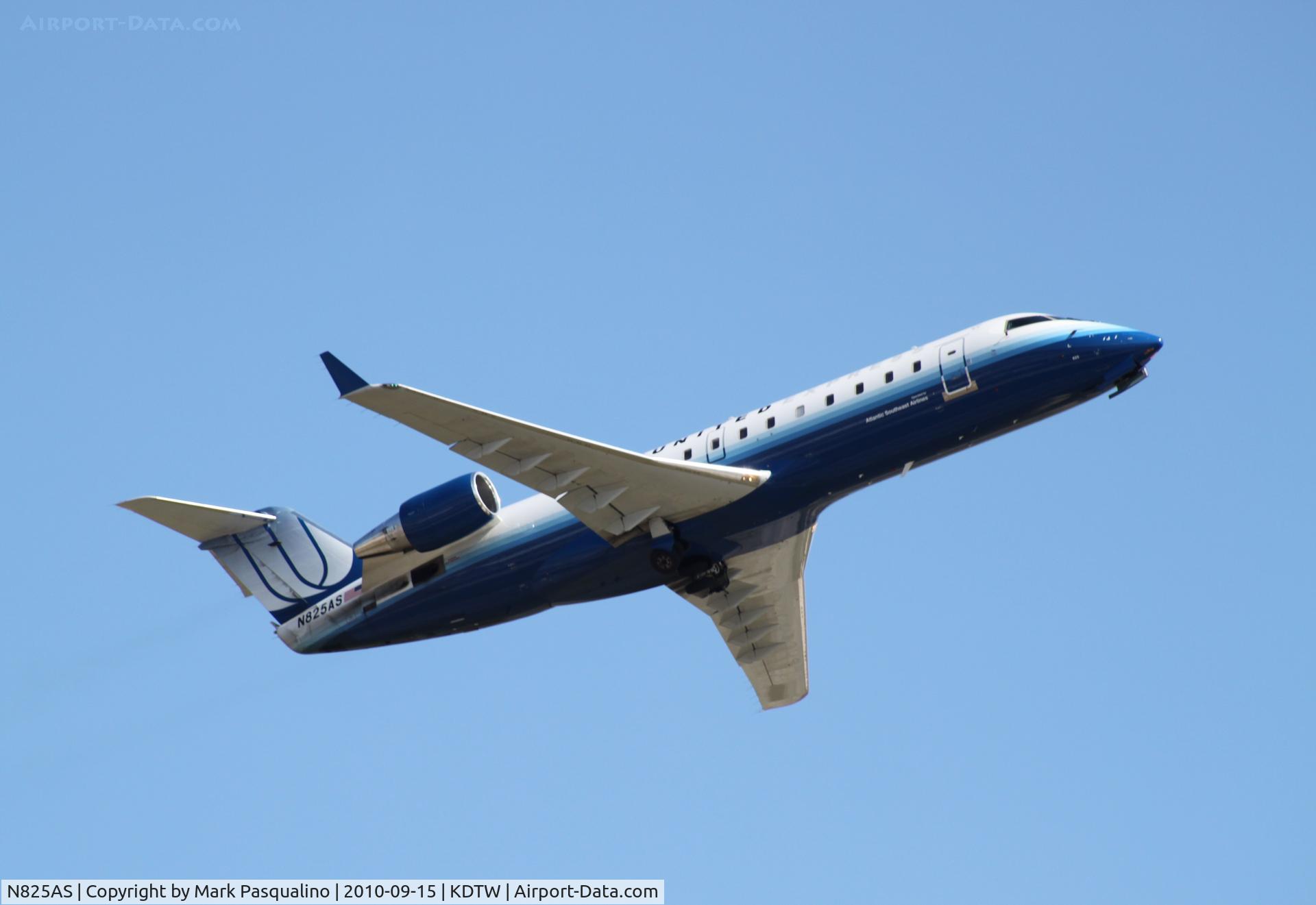 N825AS, 1997 Canadair CRJ-200ER (CL-600-2B19) C/N 7207, CL-600-2B19