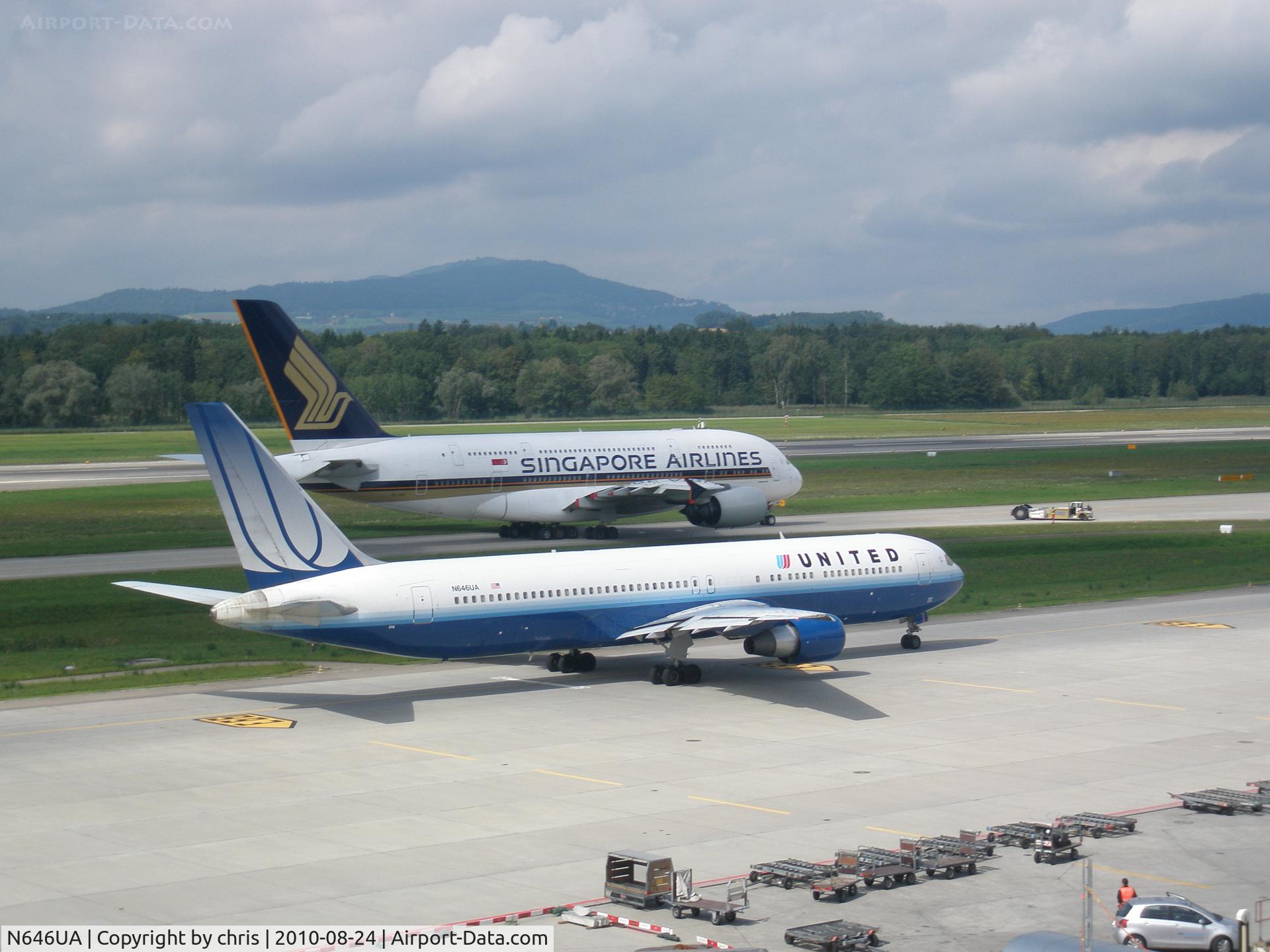 N646UA, 1992 Boeing 767-322/ER C/N 25283, ..