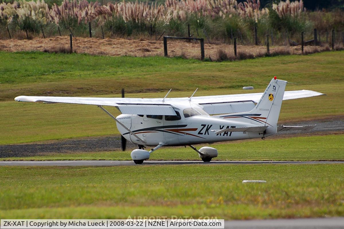 ZK-XAT, Cessna 172R C/N 17281262, At North Shore Aerodrome