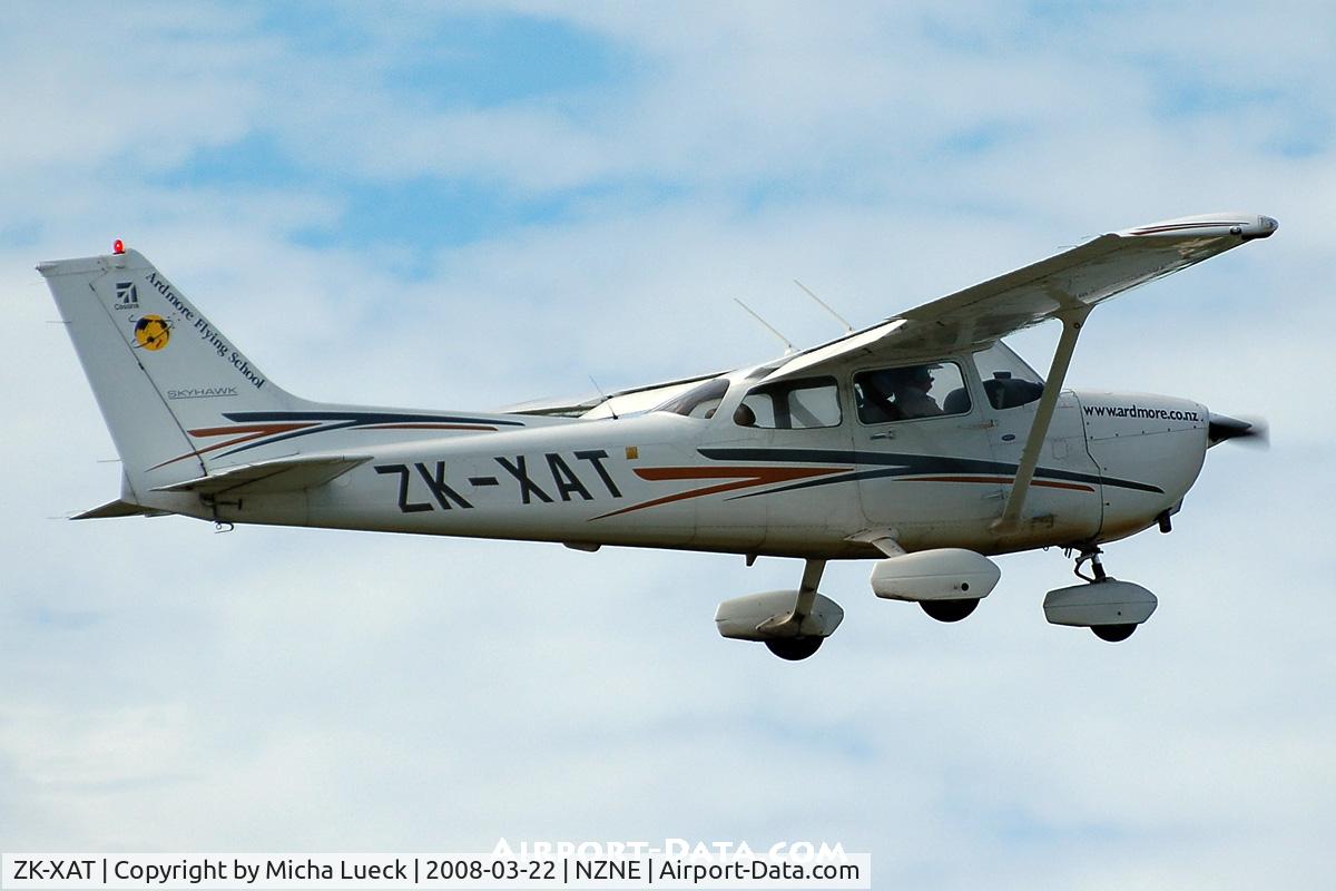 ZK-XAT, Cessna 172R C/N 17281262, At North Shore Aerodrome