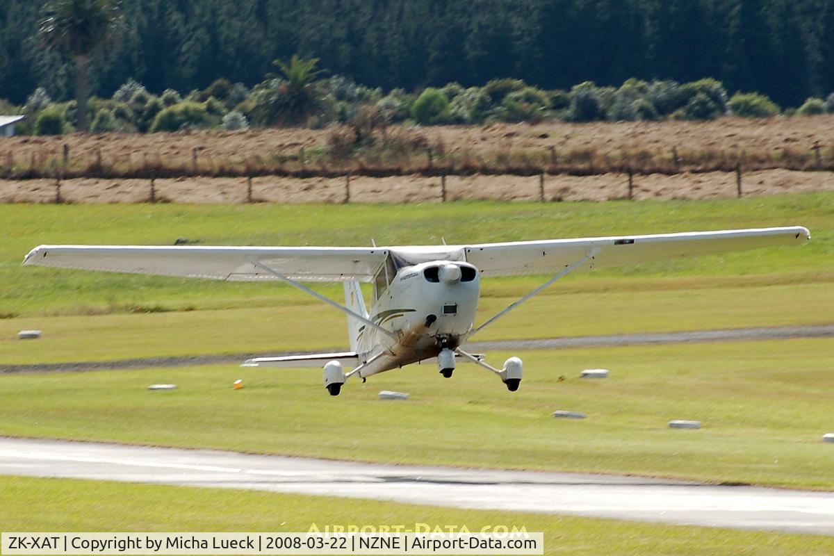 ZK-XAT, Cessna 172R C/N 17281262, At North Shore Aerodrome