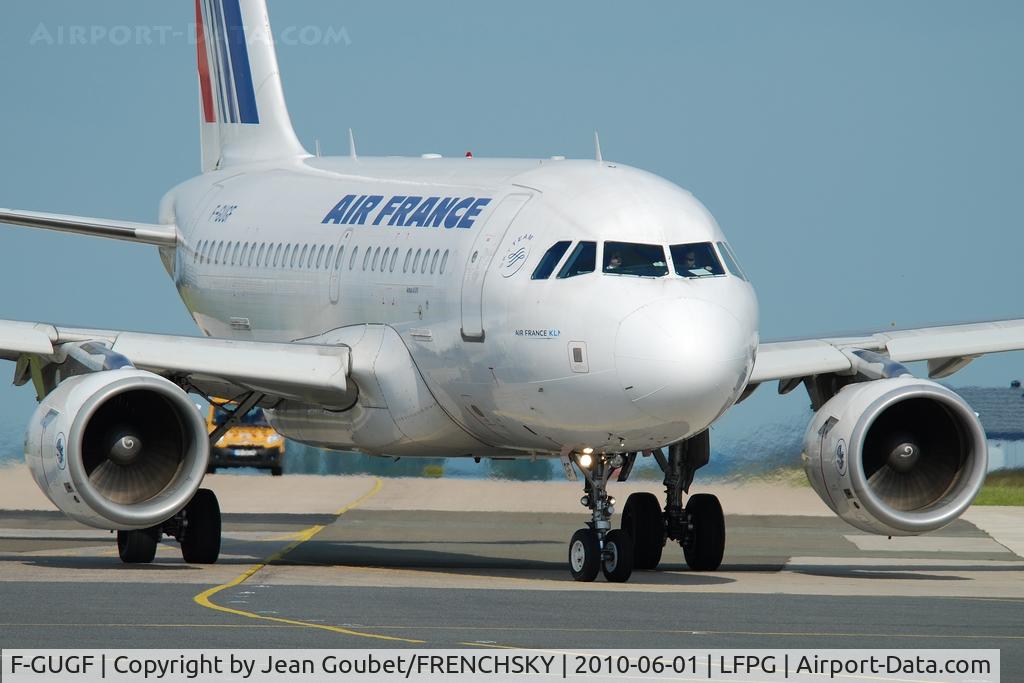 F-GUGF, 2004 Airbus A318-111 C/N 2109, aux //