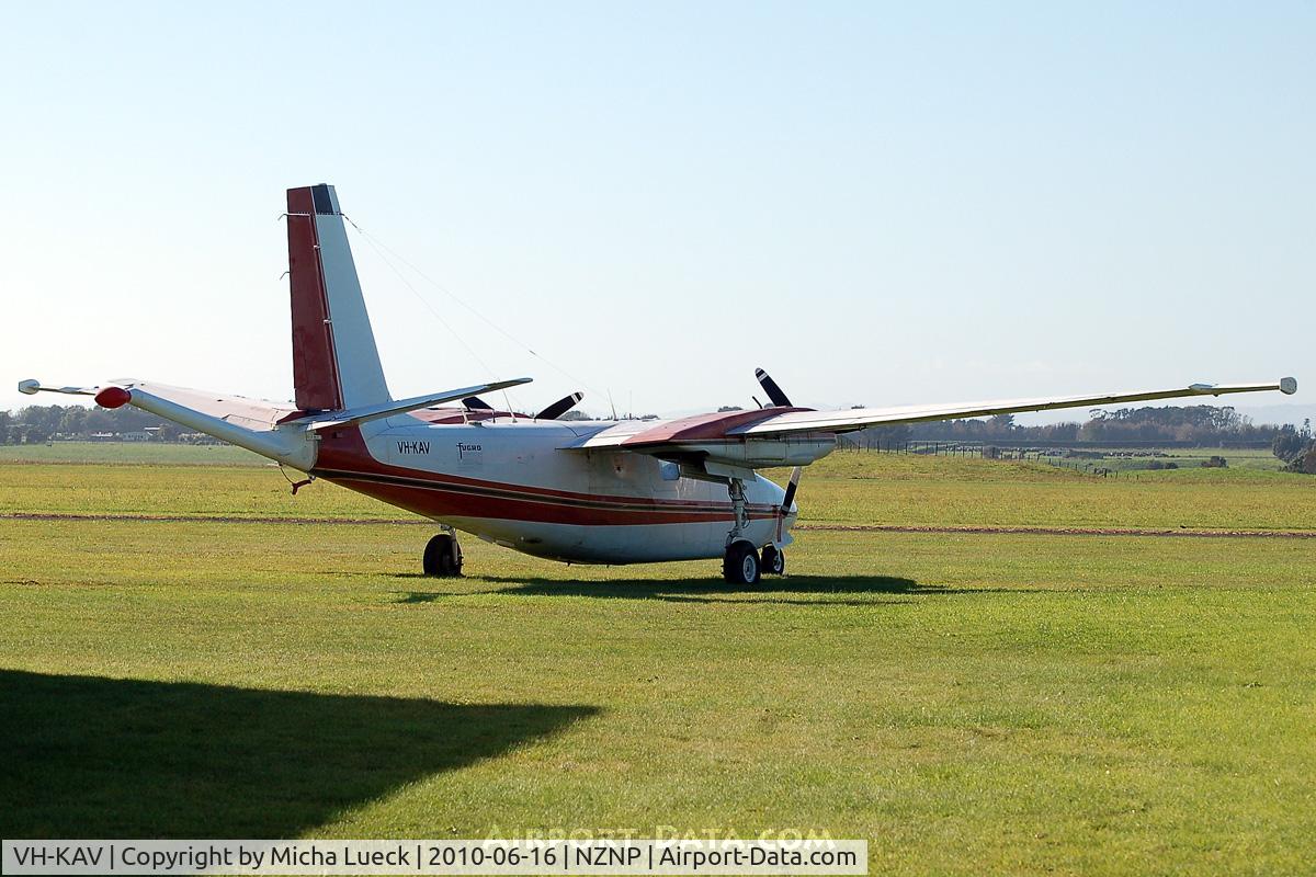 VH-KAV, 1978 Aero Commander 500S Shrike Commander C/N 3164, At New Plymouth