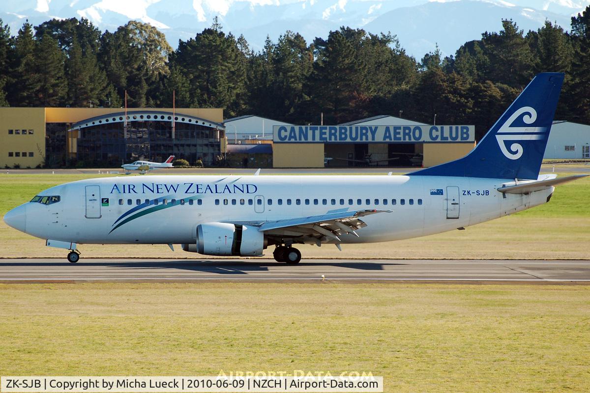 ZK-SJB, 1997 Boeing 737-33R C/N 28868, At Christchurch